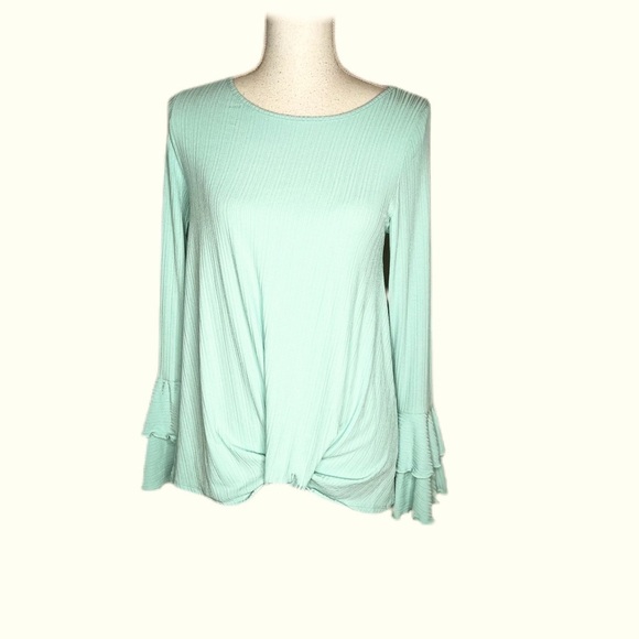 Valmarie woman’s top. Teal green Med/Large. Long bell type sleeve. Hi Lo top - Picture 5 of 6